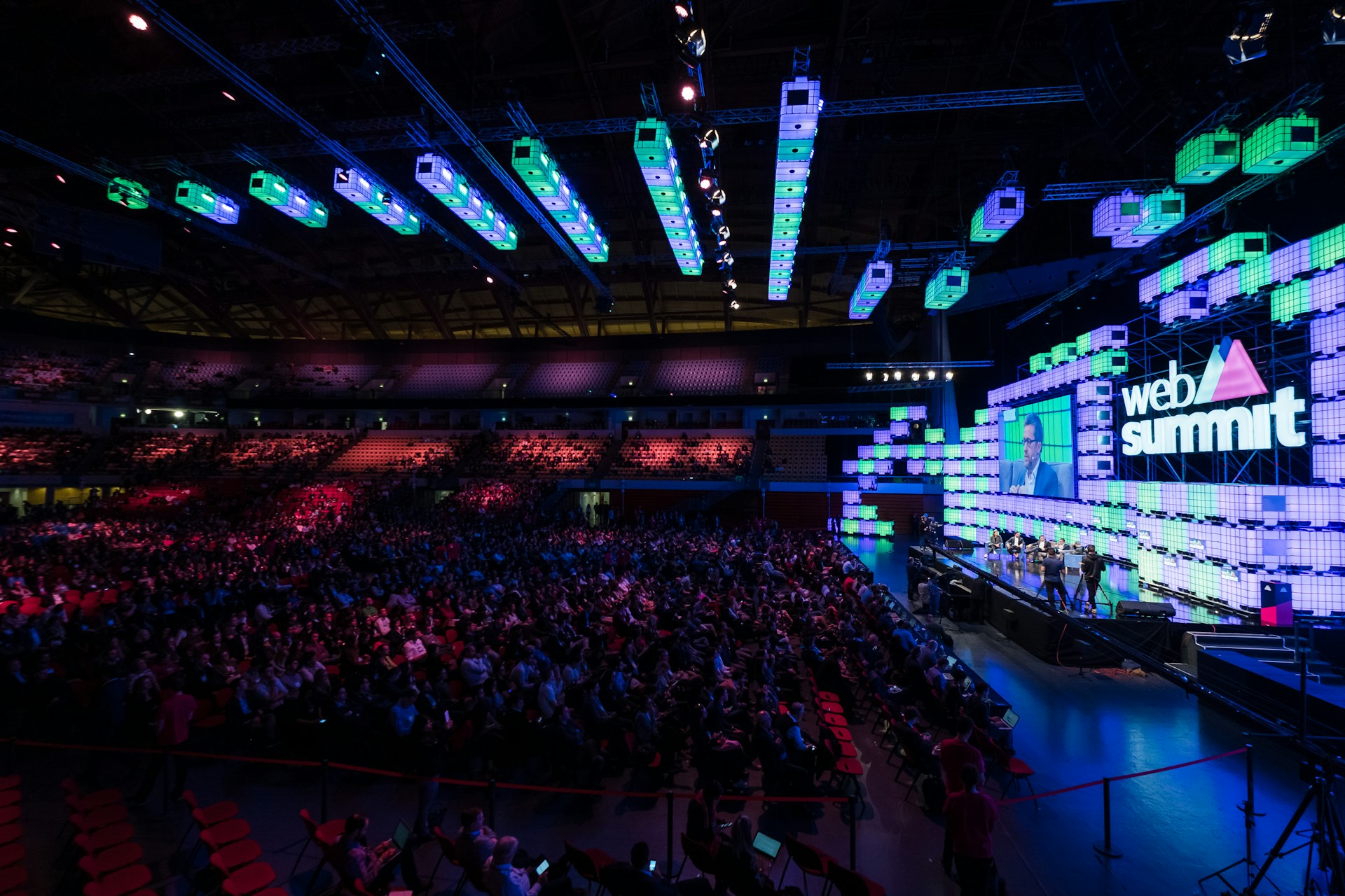 Choosing the Right Venue for Corporate Panels & Summits