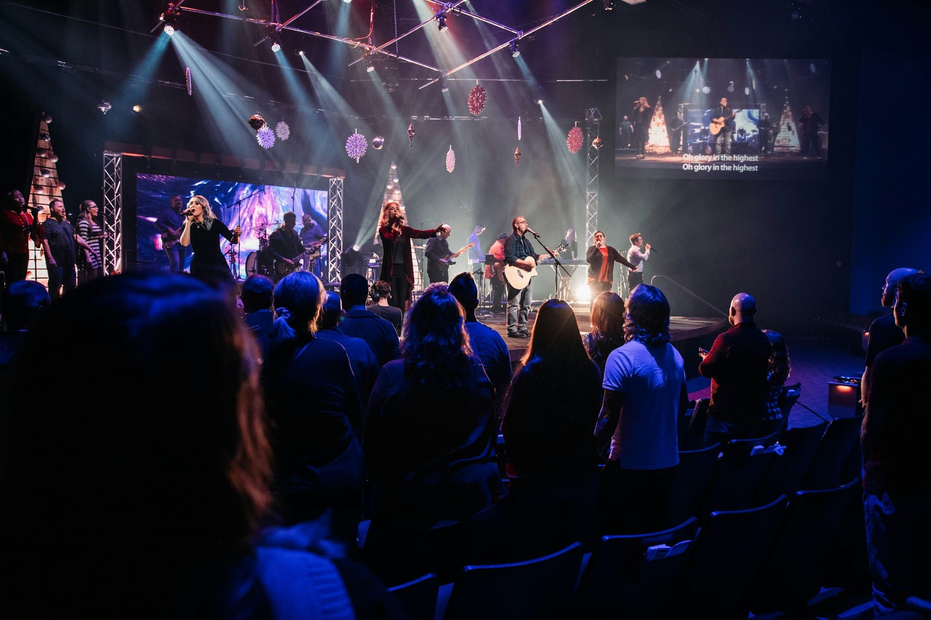 Indoor vs Outdoor Concerts in Dubai: Which Is Better for Your Event