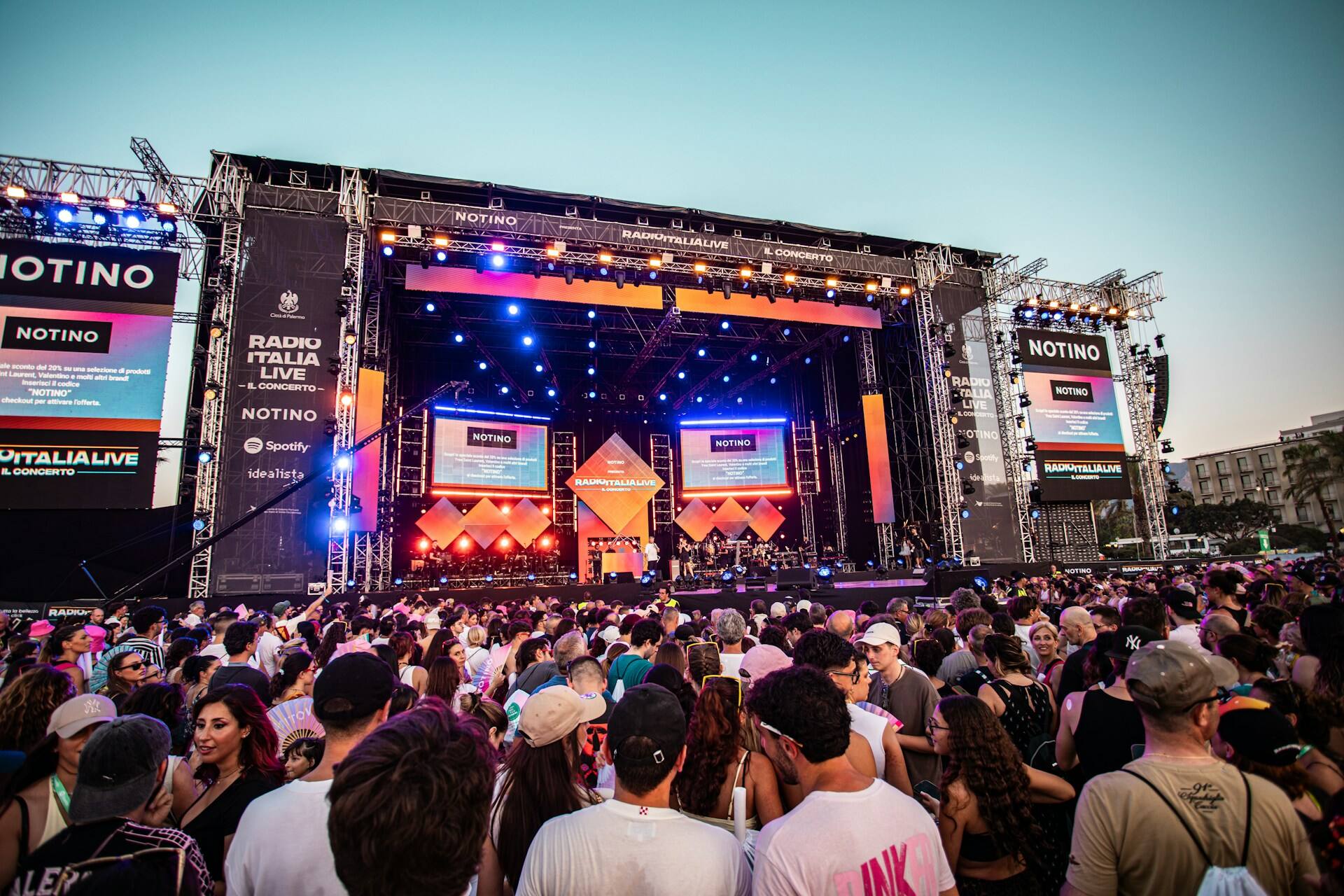 How to Plan a Festival in Dubai: Production, Audience and Operations