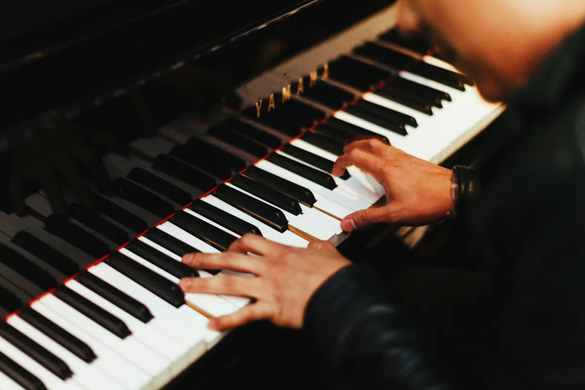 Pianist for events playing live piano music
